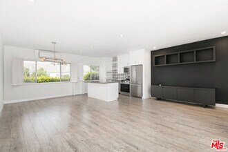1233 Laurel Ave in West Hollywood, CA - Building Photo - Building Photo