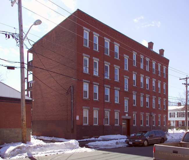 22 N East St in Holyoke, MA - Foto de edificio - Building Photo