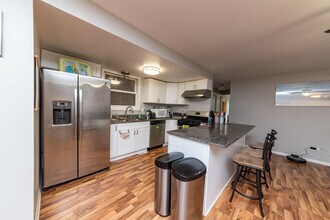 900 W Roscoe St in Chicago, IL - Building Photo - Building Photo
