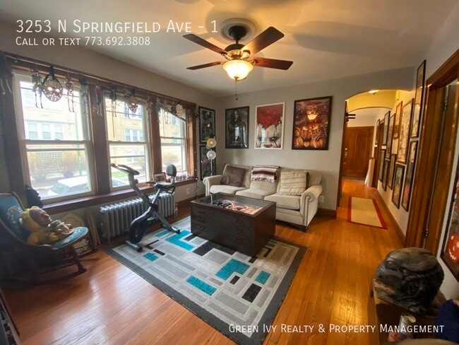 3253 N Springfield Ave in Chicago, IL - Building Photo - Building Photo