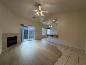 4723 W Clinton Ave in Fresno, CA - Building Photo - Building Photo