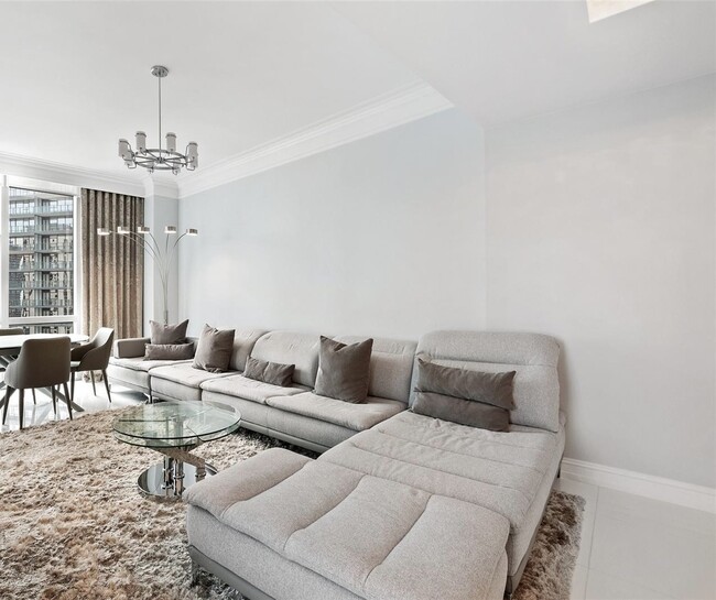 851 NE 1st Ave, Unit 3111 in Miami, FL - Building Photo - Building Photo