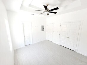 2202 S Sports Dr, Unit 3 in Pharr, TX - Building Photo - Building Photo