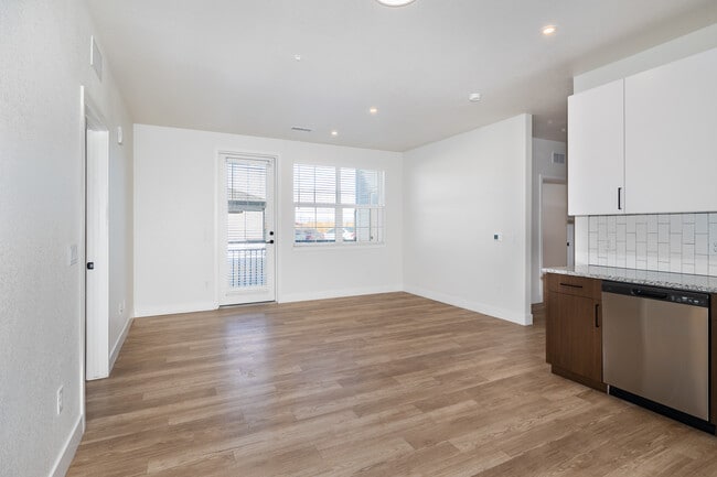 Junction72 in Commerce City, CO - Building Photo - Interior Photo