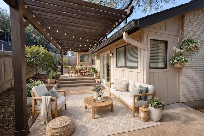 6503 Robbie Creek Cove