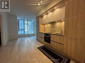15-315 Mercer St in Toronto, ON - Building Photo - Building Photo