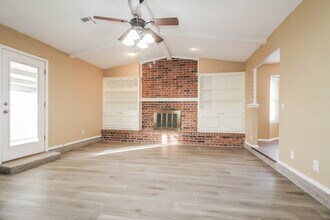 501 S Bouziden Dr in Moore, OK - Foto de edificio - Building Photo