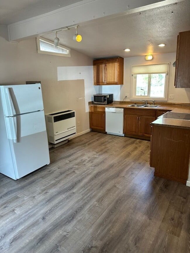 905 Lapham Dr in South Lake Tahoe, CA - Building Photo - Building Photo