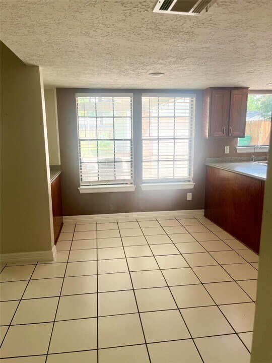 3130 Beaver Glen Dr in Houston, TX - Building Photo