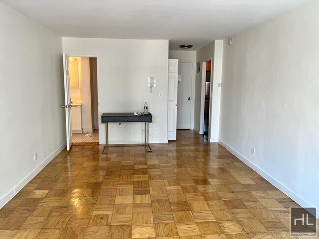 EAST 36 STREET in New York, NY - Building Photo - Building Photo