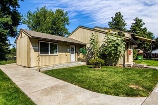 923 Cowl St in Milton-Freewater, OR - Building Photo