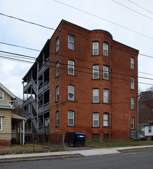 6 Temple St in Holyoke, MA - Building Photo - Building Photo