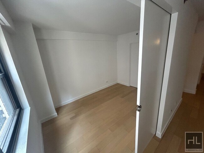 East 39th Street in New York, NY - Building Photo - Building Photo