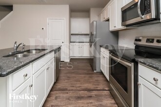 2041 Cypress Village Dr NW in Concord, NC - Foto de edificio - Building Photo