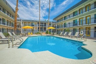 32 Arcadia in Phoenix, AZ - Foto de edificio - Building Photo