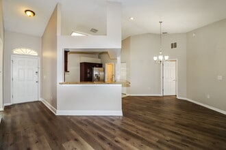 1208 Sweet Gum Dr in Brandon, FL - Building Photo - Building Photo