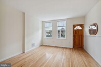 2629 E Madison St photo'