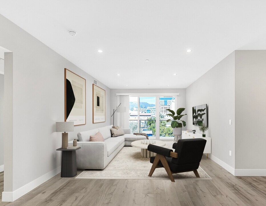 5820 La Mirada Ave in Los Angeles, CA - Building Photo