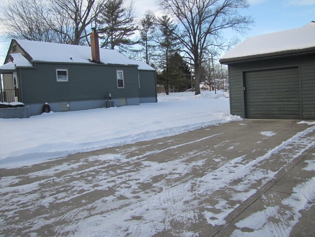 9982 Zig Zag Rd in Cincinnati, OH - Building Photo - Building Photo