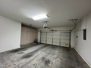 129 Standing Stone St in Las Vegas, NV - Building Photo - Building Photo