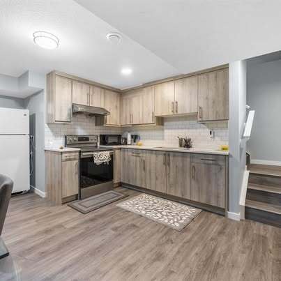 property at 124 Savanna Dr NE