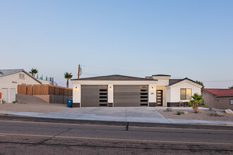 3230 Kiowa Blvd N in Lake Havasu City, AZ - Foto de edificio - Building Photo