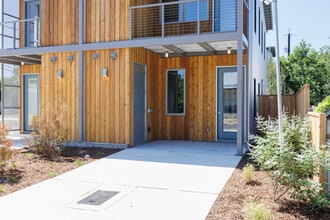 626 Delaware St in San Antonio, TX - Foto de edificio - Building Photo