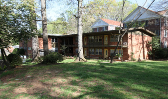 Emory Riviera Apartments in Atlanta, GA - Foto de edificio - Building Photo