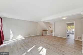 1185 Cypress Tree Pl in Herndon, VA - Building Photo - Building Photo