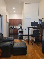 139 W 80th St in New York, NY - Building Photo