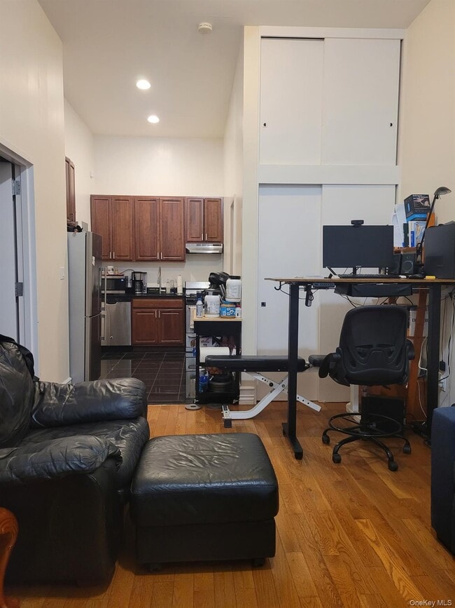 property at 139 W 80th St