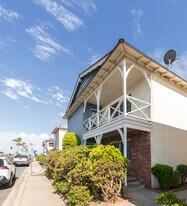 1240 Manhattan Beach Blvd, Unit A in Manhattan Beach, CA - Building Photo