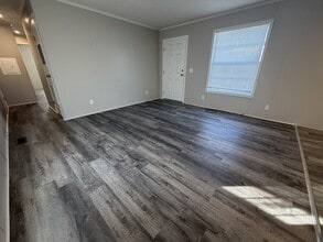 38124 Ducharme Dr in Clinton Township, MI - Building Photo - Building Photo