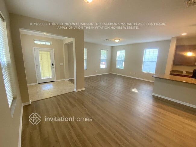 6849 Sundrop St in St. Cloud, FL - Building Photo - Building Photo