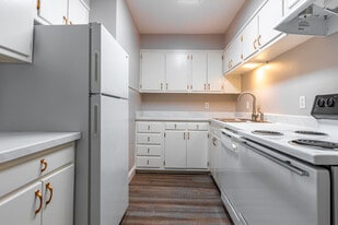 Park Villa Apartments in Shreveport, LA - Building Photo