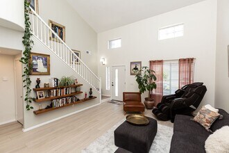 911 Camino Del Sol in Chula Vista, CA - Building Photo - Building Photo