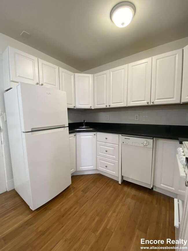 64 Hemenway St, Unit 23 in Boston, MA - Building Photo - Building Photo