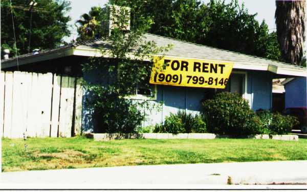 10543-10569 Poplar St in Loma Linda, CA - Foto de edificio - Building Photo