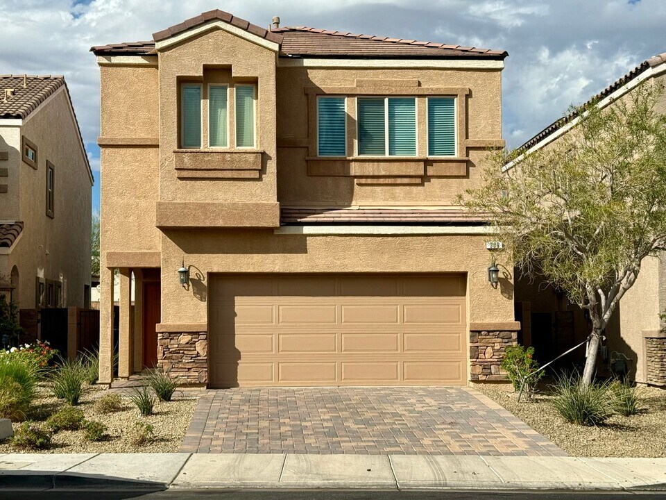389 Wilford Springs St in Henderson, NV - Building Photo