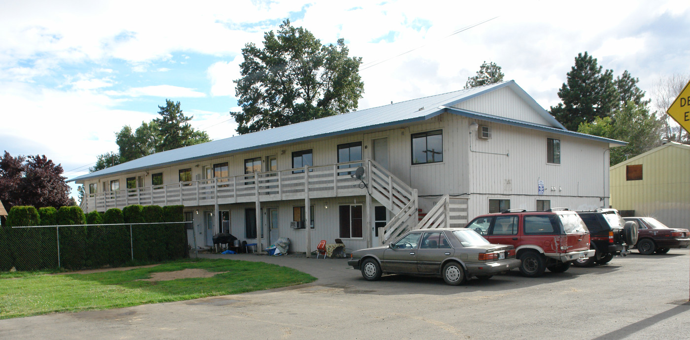 1203 Swan Ave in Yakima, WA - Building Photo