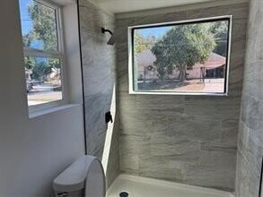 905 74th St in Houston, TX - Foto de edificio - Building Photo