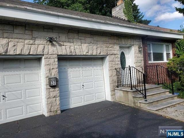 37 Bayview Ave in Englewood Cliffs, NJ - Building Photo - Building Photo