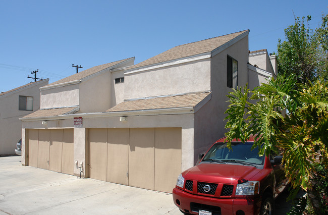 2112-2120 Delaware St in Huntington Beach, CA - Building Photo - Building Photo