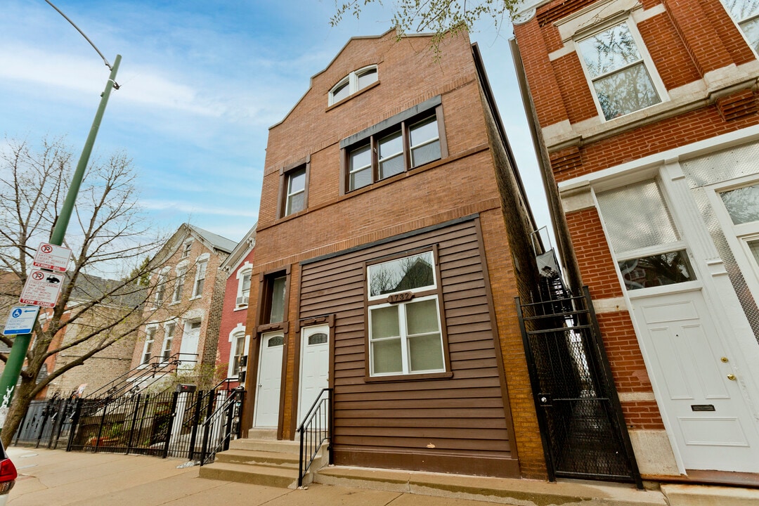 1732 W 17th St in Chicago, IL - Building Photo