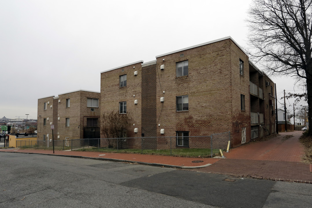 1210-1212 Maple View Pl SE in Washington, DC - Building Photo