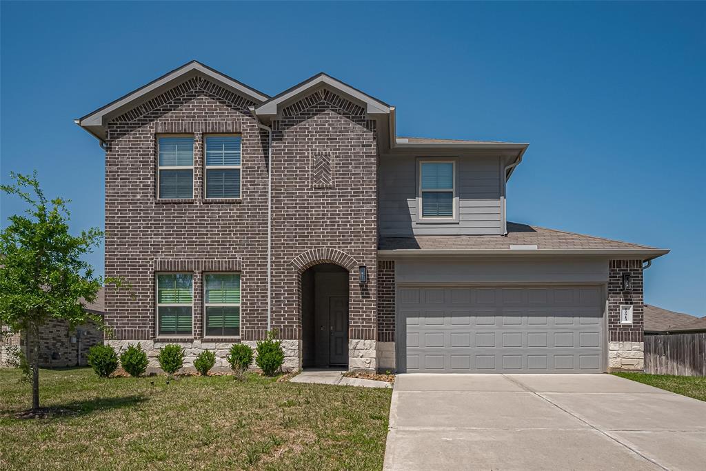 12013 New River Ct in Shenandoah, TX - Foto de edificio