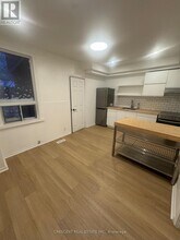 1057 Davenport Rd in Toronto, ON - Building Photo - Building Photo