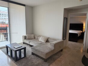 4100 Salzedo St, Unit 502 in Coral Gables, FL - Foto de edificio - Building Photo