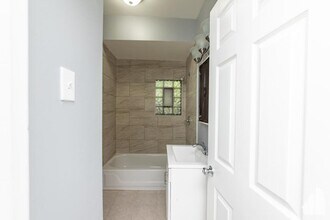 1022 W Fry St in Chicago, IL - Building Photo - Building Photo