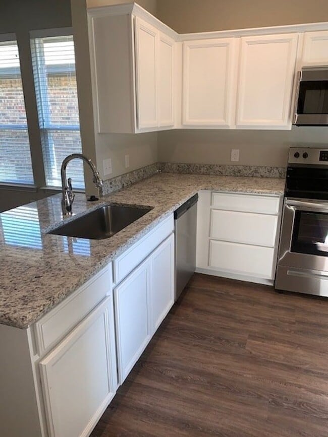 1222 Reed Parke Dr in Burleson, TX - Building Photo - Building Photo